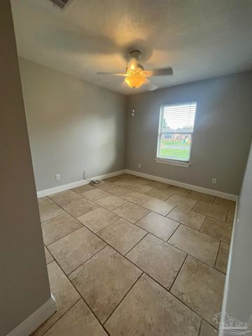 3890 Sailwind Dr, Gulf Breeze, FL 32563