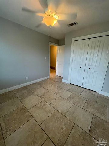 3890 Sailwind Dr, Gulf Breeze, FL 32563