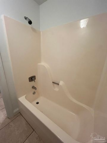 3890 Sailwind Dr, Gulf Breeze, FL 32563