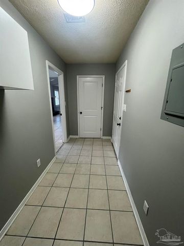 3890 Sailwind Dr, Gulf Breeze, FL 32563