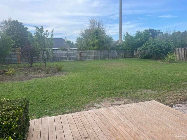 3890 Sailwind Dr, Gulf Breeze, FL 32563