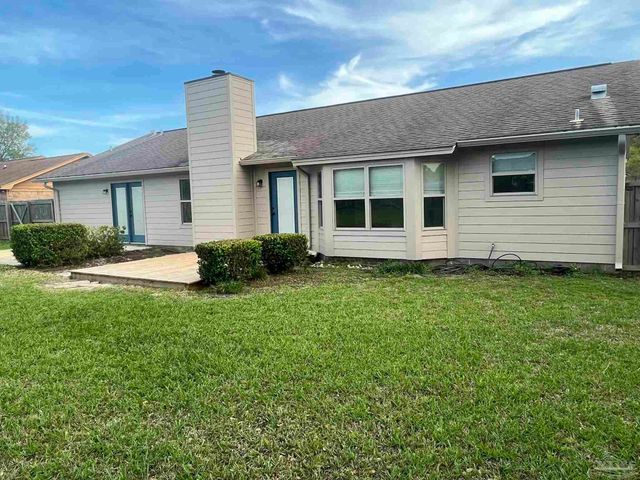 3890 Sailwind Dr, Gulf Breeze, FL 32563