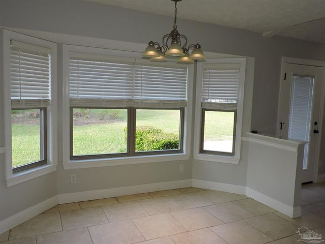 3890 Sailwind Dr, Gulf Breeze, FL 32563