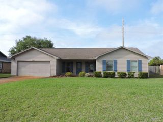 3890 Sailwind Dr, Gulf Breeze, FL 32563