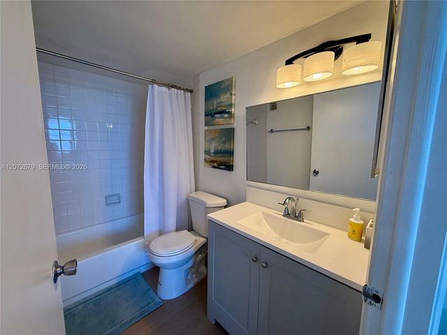 770 Claughton Island Drive 1104, Miami, FL 33131