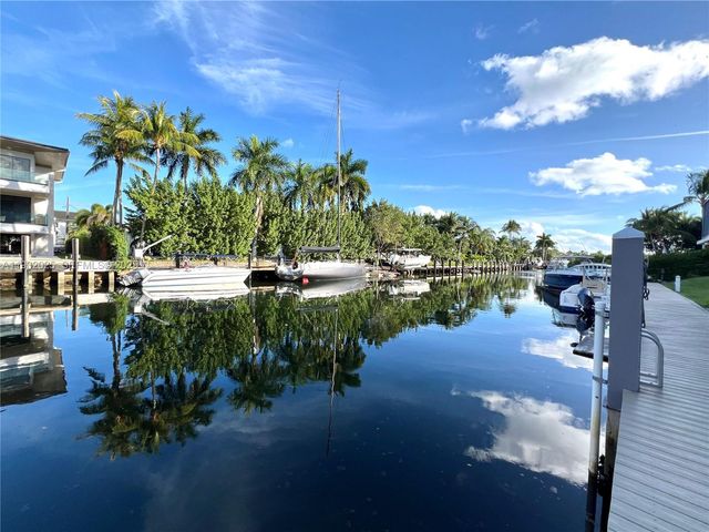 6815 Edgewater Dr 308, Coral Gables, FL 33133
