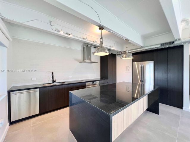 6815 Edgewater Dr 308, Coral Gables, FL 33133