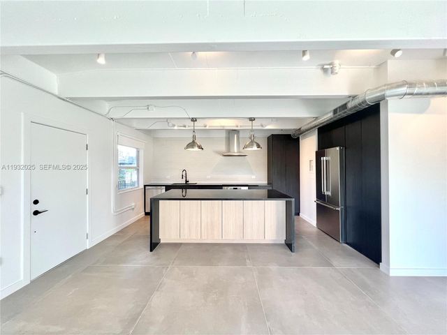 6815 Edgewater Dr 308, Coral Gables, FL 33133