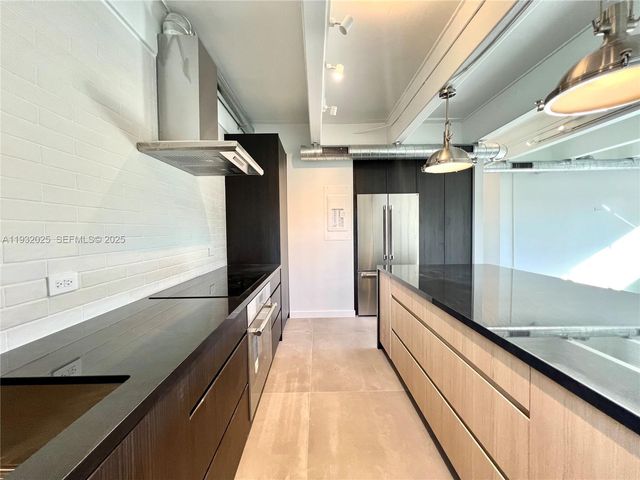 6815 Edgewater Dr 308, Coral Gables, FL 33133