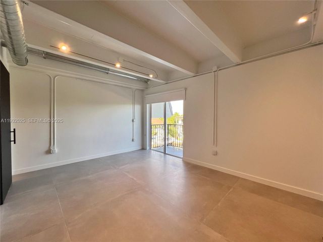 6815 Edgewater Dr 308, Coral Gables, FL 33133