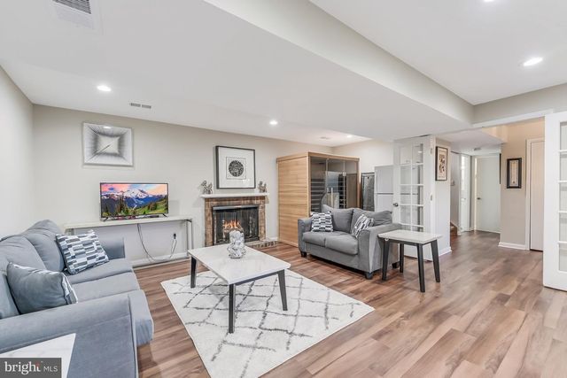 9812 BETTEKER LN, Potomac, MD 20854