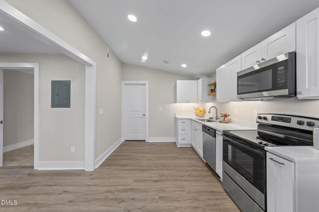 403 W Noble Street, Selma, NC 27576