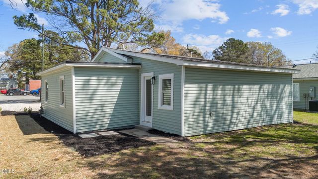 403 W Noble Street, Selma, NC 27576