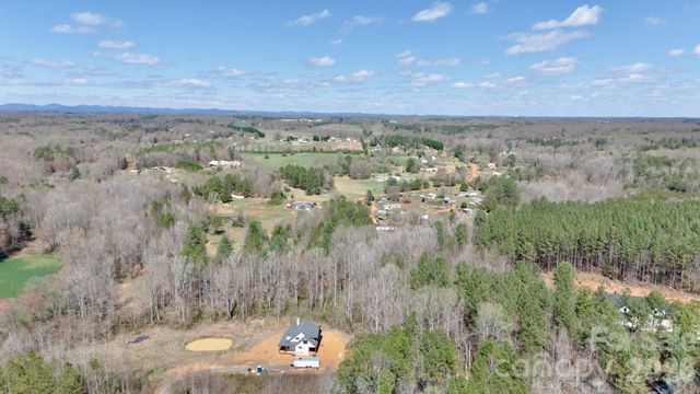 000 Suzanne Lane, Statesville, NC 28677