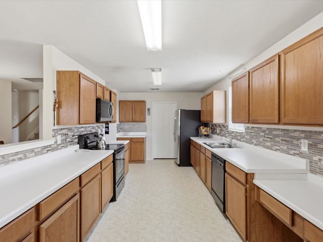 6308 St James Place, Denton, TX 76210