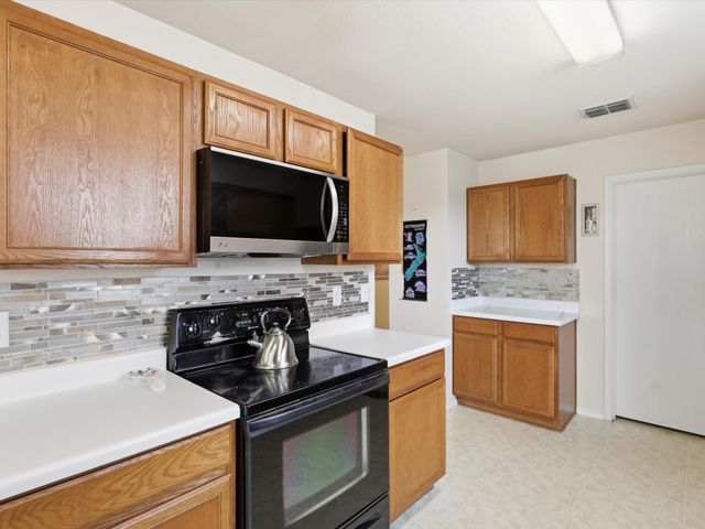 6308 St James Place, Denton, TX 76210