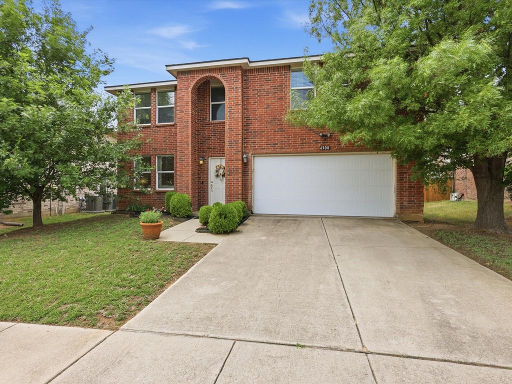 6308 St James Place, Denton, TX 76210