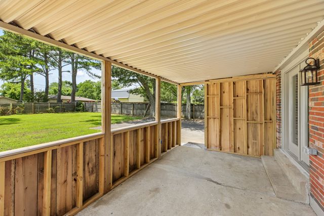 2108 Lynwood Dr, Greenbrier, TN 37073