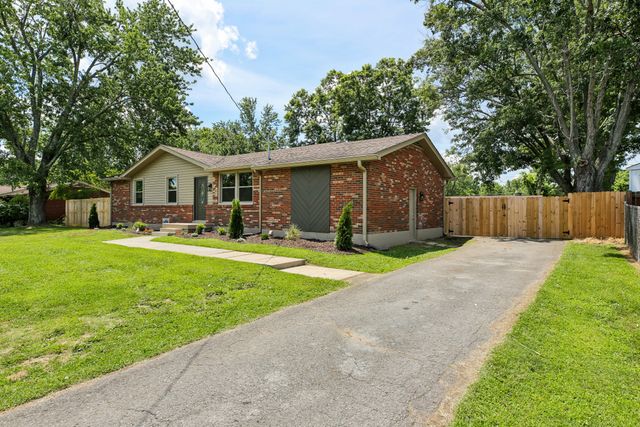 2108 Lynwood Dr, Greenbrier, TN 37073