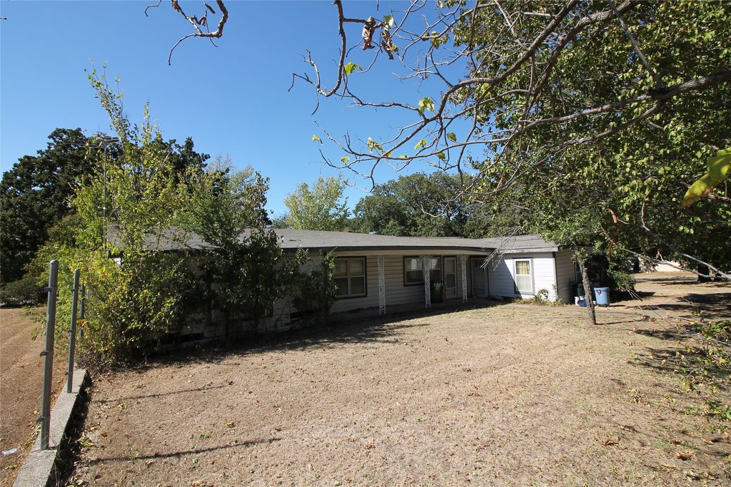 7832 Noneman Road, North Richland Hills, TX 76182