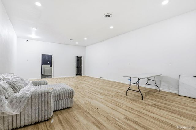 19147 JOY Road, Detroit, MI 48228