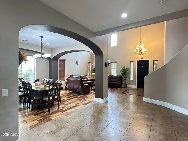 2405 E CHARLOTTE Drive, Phoenix, AZ 85024