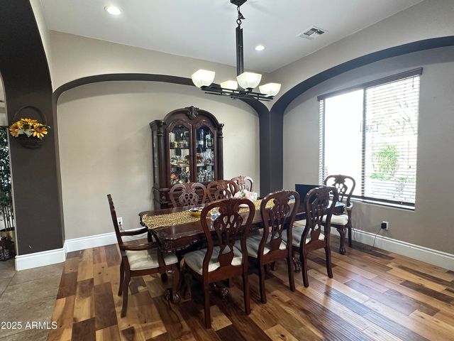 2405 E CHARLOTTE Drive, Phoenix, AZ 85024