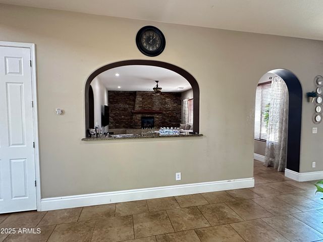 2405 E CHARLOTTE Drive, Phoenix, AZ 85024