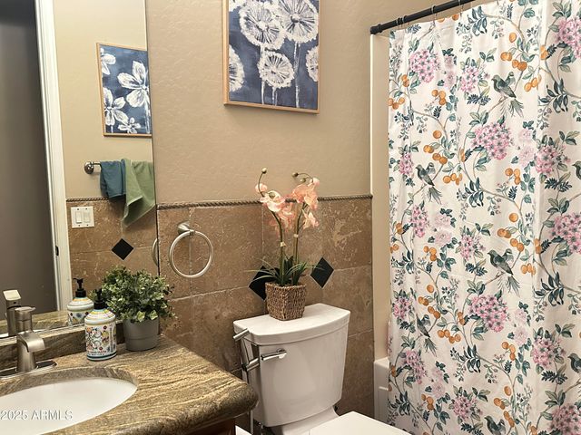 2405 E CHARLOTTE Drive, Phoenix, AZ 85024