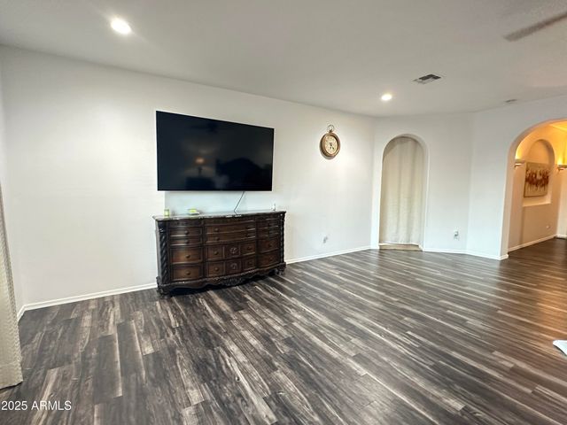 2405 E CHARLOTTE Drive, Phoenix, AZ 85024