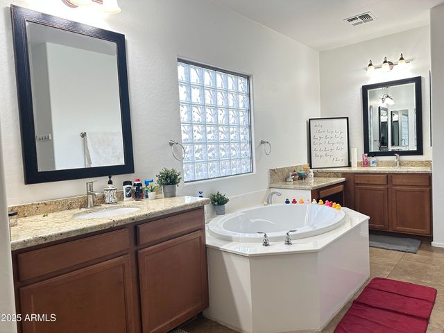 2405 E CHARLOTTE Drive, Phoenix, AZ 85024