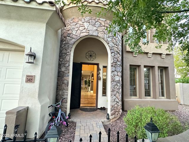 2405 E CHARLOTTE Drive, Phoenix, AZ 85024