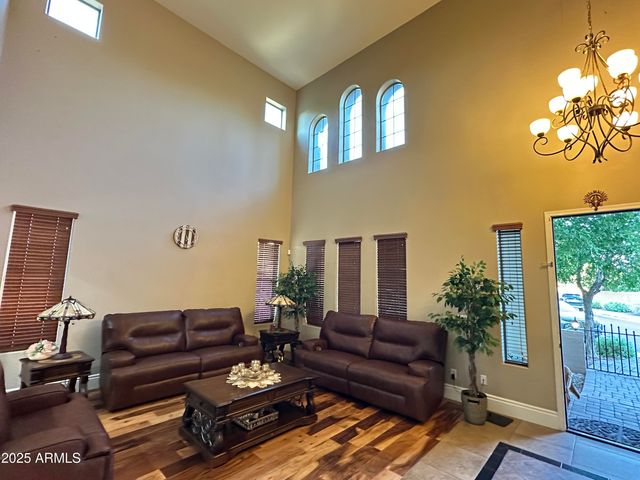 2405 E CHARLOTTE Drive, Phoenix, AZ 85024