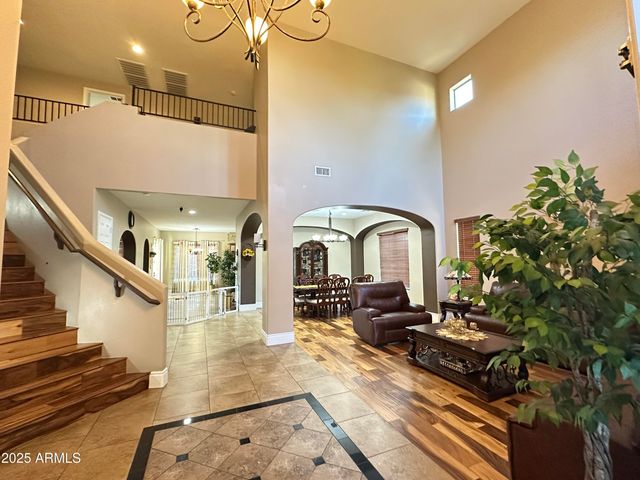 2405 E CHARLOTTE Drive, Phoenix, AZ 85024