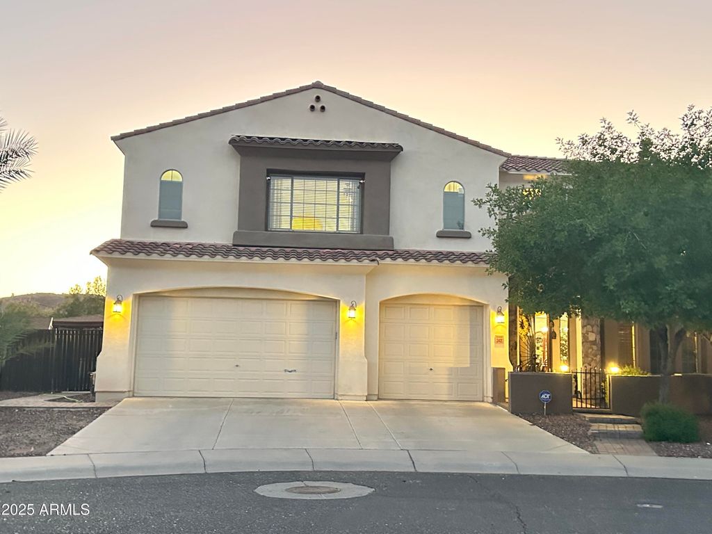 2405 E CHARLOTTE Drive, Phoenix, AZ 85024