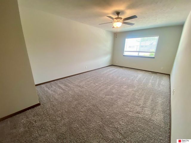 5801 Holmstrom Court, Lincoln, NE 68516