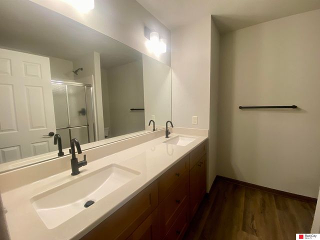 5801 Holmstrom Court, Lincoln, NE 68516