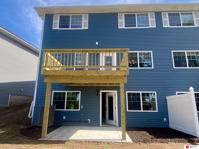 5801 Holmstrom Court, Lincoln, NE 68516
