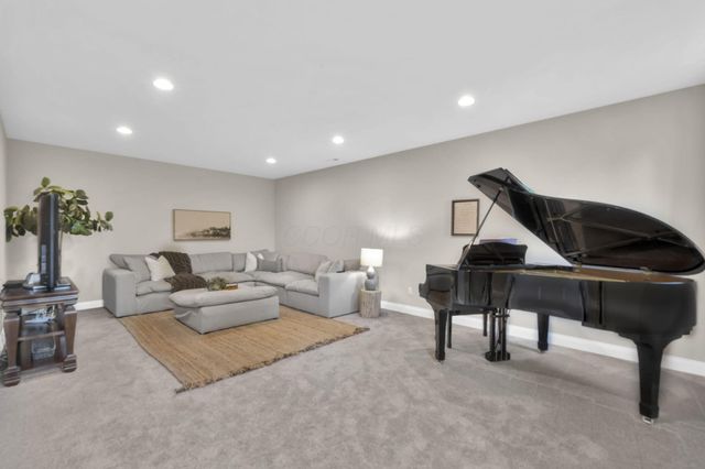 9372 Dewitt Drive, Plain City, OH 43064