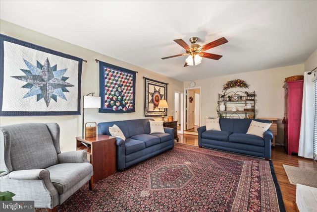 107 LAUNCHRIS DR, Winchester, VA 22602