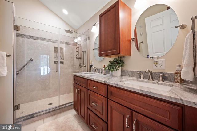 107 LAUNCHRIS DR, Winchester, VA 22602