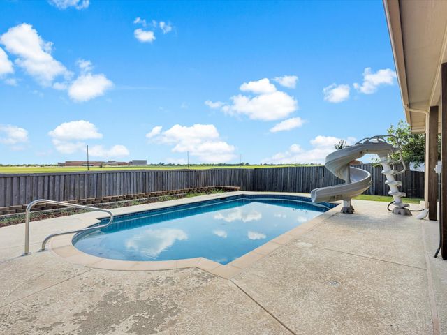 205 King George Road, Ponder, TX 76259