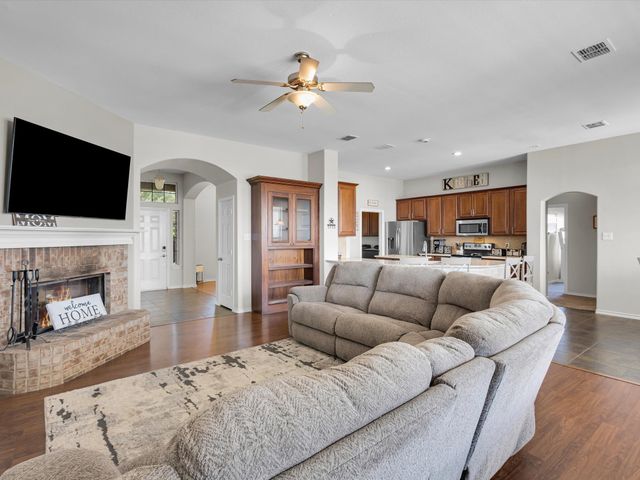 205 King George Road, Ponder, TX 76259