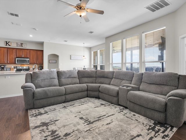 205 King George Road, Ponder, TX 76259