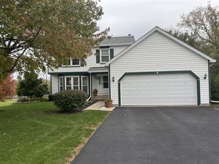 4 Candlewood Court, Cary, IL 60013