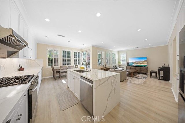 107 Overbrook, Irvine, CA 92620