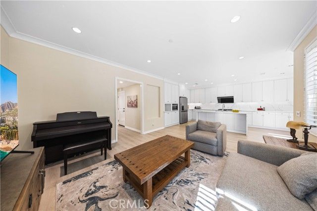 107 Overbrook, Irvine, CA 92620