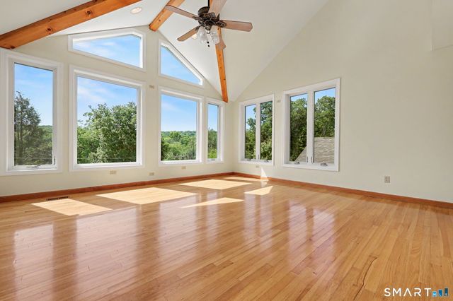 40 Manitook Drive, Oxford, CT 06478