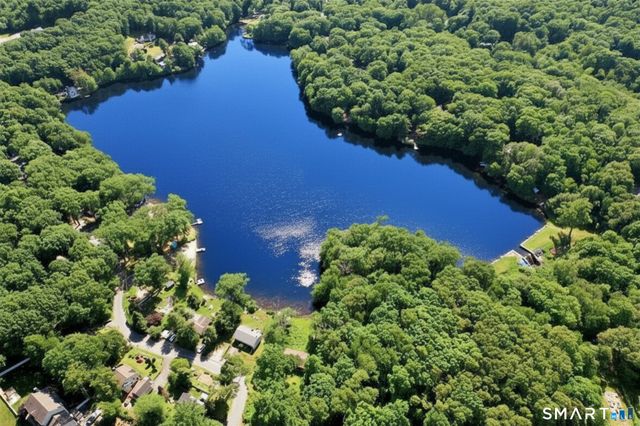 40 Manitook Drive, Oxford, CT 06478
