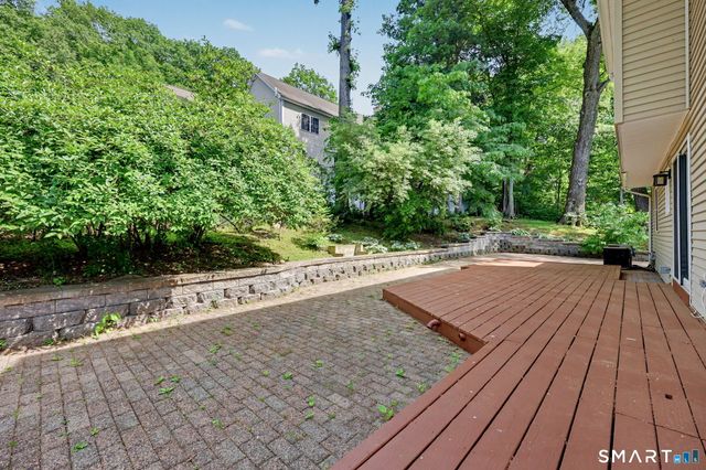 40 Manitook Drive, Oxford, CT 06478